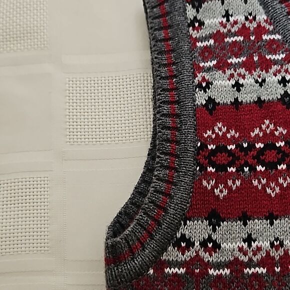 Gymboree Boy's V-neck Sleeveless Knitted Vest Gray & Burgundy 5 Years Old - Picture 14 of 16